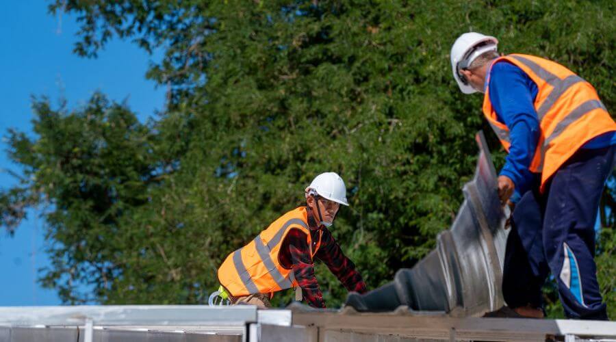 Professional gutter cleaning in Leasburg, NC